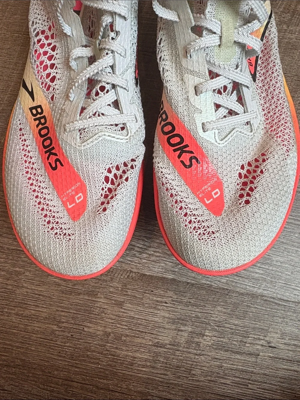 Brooks Hyperion Elite LD Track Spikes M8.5/W10 Light Gray Performance Running